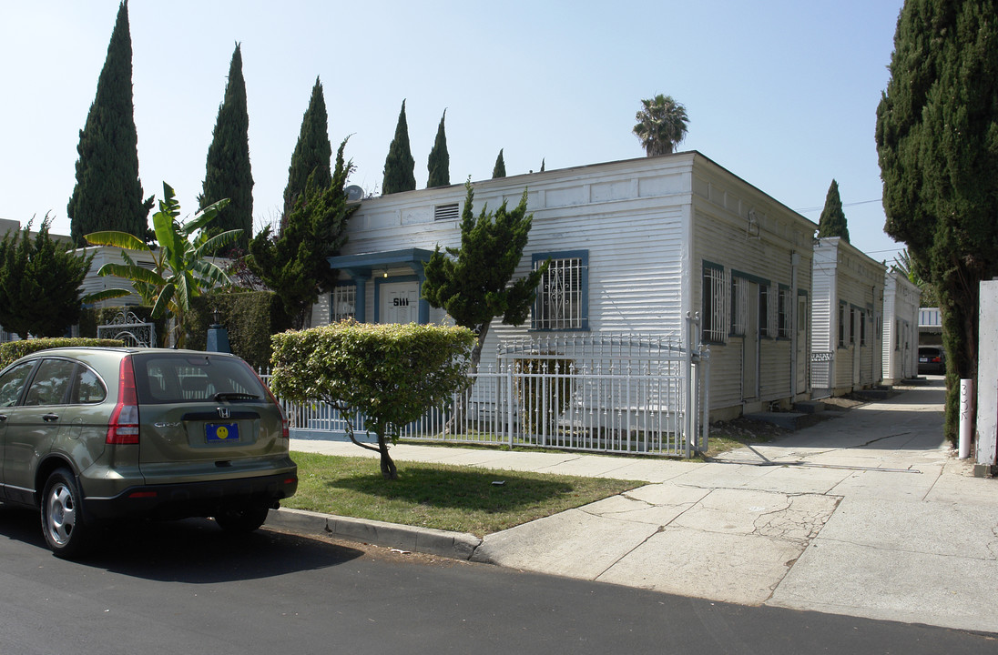 5111 Raleigh St in Los Angeles, CA - Foto de edificio