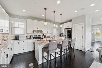 22710 Cabin Branch Ave in Clarksburg, MD - Building Photo - Building Photo
