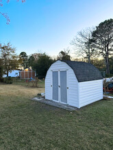 403 Beechdale Rd in Portsmouth, VA - Foto de edificio - Building Photo