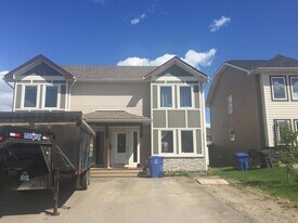 11311-1189A 89a St in Fort St John, BC - Building Photo