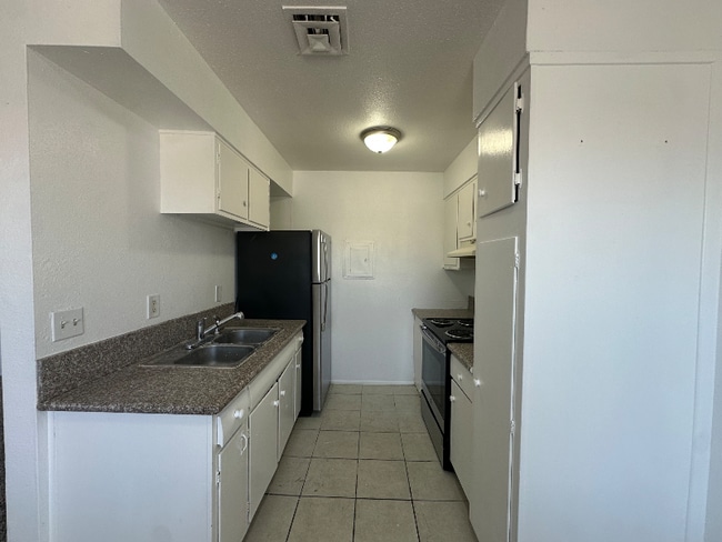 2508 E Mesquite Ave in Las Vegas, NV - Building Photo - Building Photo