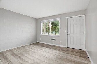 547 E Fairview Ave in Spokane, WA - Foto de edificio - Building Photo