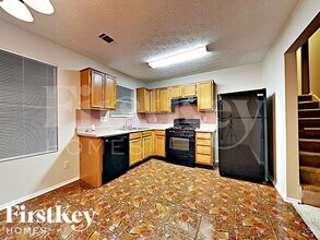 1998 Glenwood Downs Dr in Decatur, GA - Building Photo - Building Photo