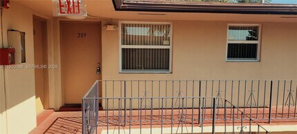 3905 SW 78th Ct in Miami, FL - Building Photo - Building Photo