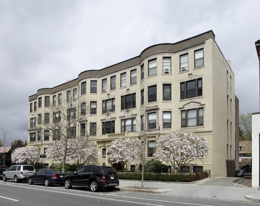 1688 - 1694 Beacon St in Brookline, MA - Building Photo