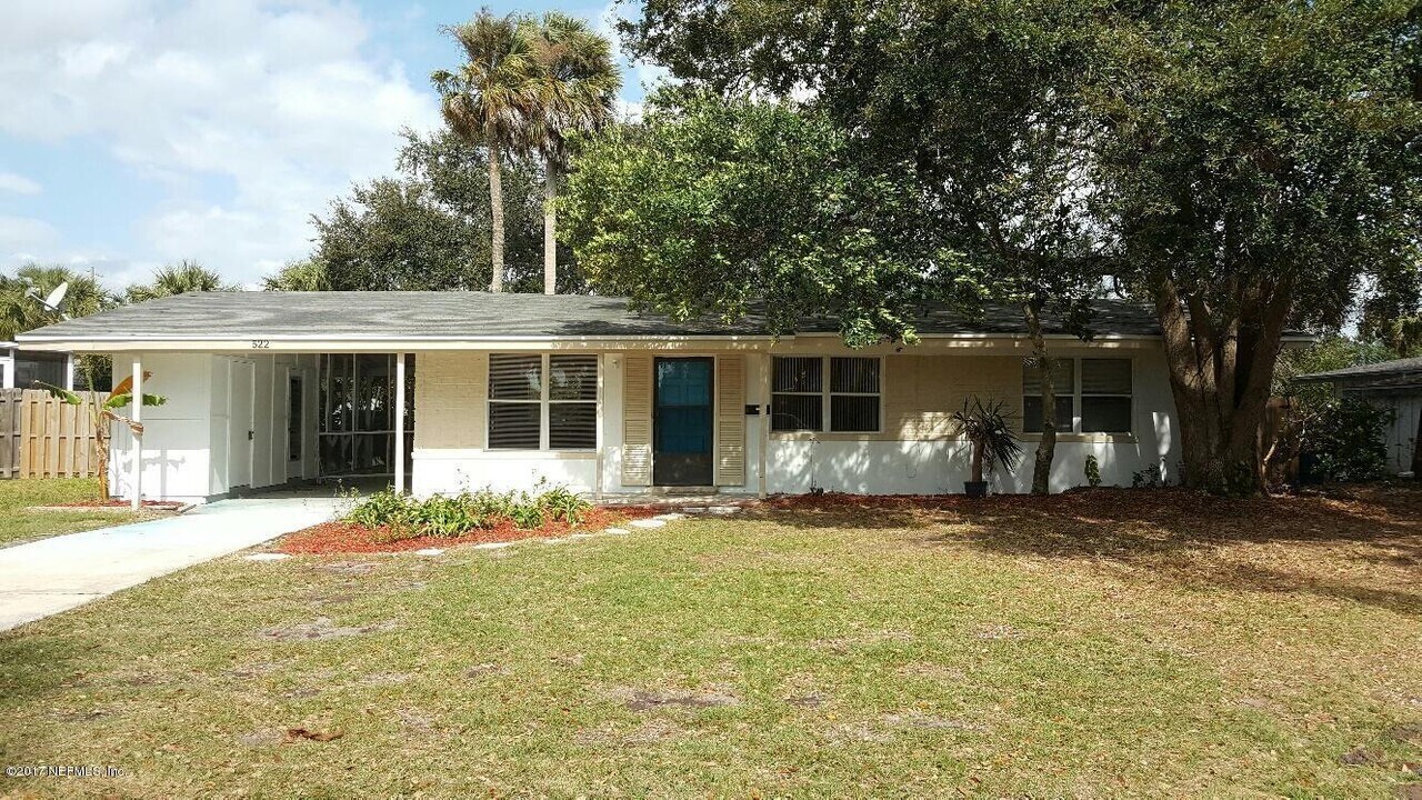 522 Pine St in Neptune Beach, FL - Building Photo
