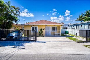 760 NW 80th St in Miami, FL - Building Photo