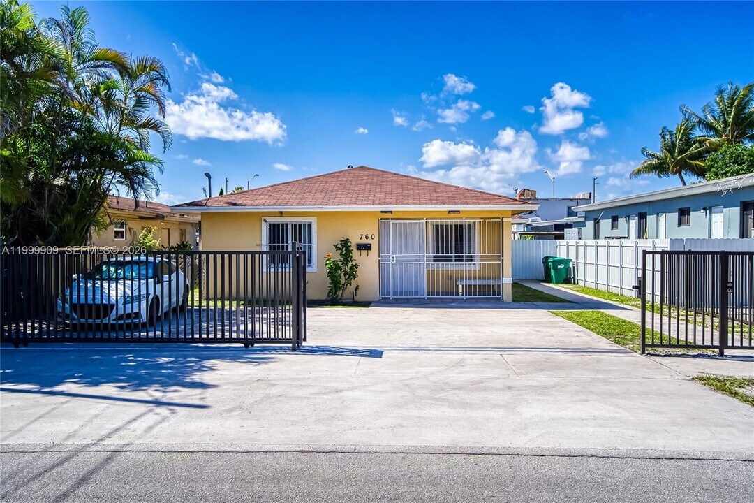 760 NW 80th St in Miami, FL - Building Photo