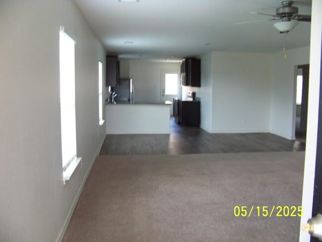108 Sunnymeade Ln in Jarrell, TX - Building Photo - Building Photo