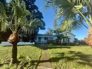 5840 Tanglewood Dr NE in St. Petersburg, FL - Building Photo - Building Photo