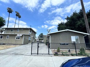 988 S Garey Ave in Pomona, CA - Building Photo - Building Photo