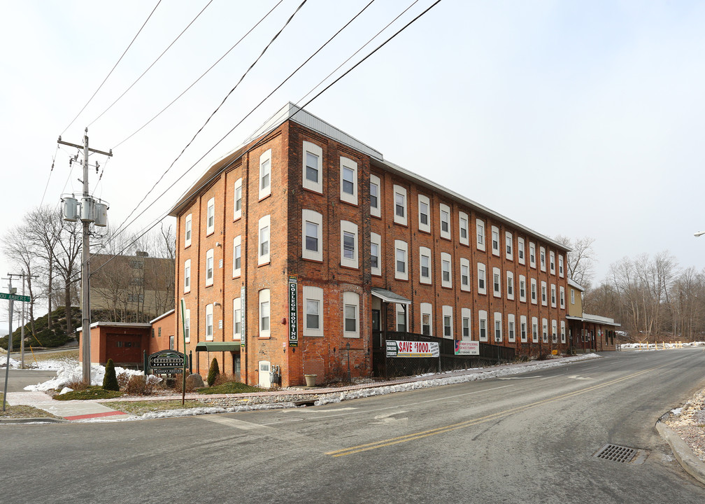 Brookwood Apartments in Herkimer, NY - Foto de edificio