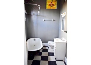 Ohio 2215-2217-2219 in Cincinnati, OH - Building Photo - Interior Photo