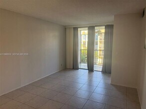 801 Three Islands Boulevard in Hallandale Beach, FL - Building Photo - Building Photo