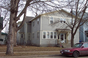 218 S Prairie Apartments