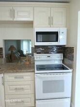 6021 NW 61st Ave in Tamarac, FL - Building Photo - Building Photo