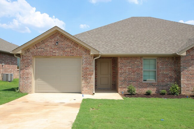 6023 Villa Rosa Way in Tyler, TX - Building Photo - Building Photo