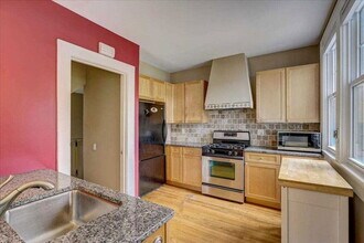3028 N Murray Ave in Milwaukee, WI - Building Photo - Building Photo