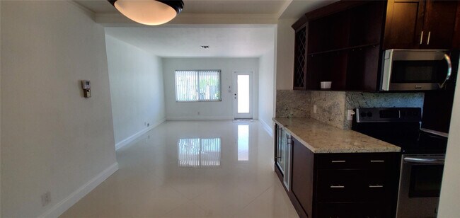 1304 NE 16th Ave in Fort Lauderdale, FL - Building Photo - Building Photo
