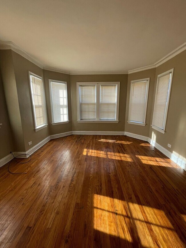 1020 W 68th St, Unit Unit 1W/1F FOR RENT in Chicago, IL - Building Photo - Building Photo