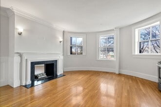 244 Beacon St, Unit 1B in Boston, MA - Foto de edificio - Building Photo