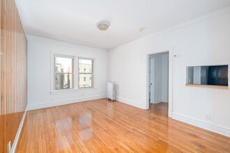 6930-6942 S Crandon Ave in Chicago, IL - Foto de edificio - Interior Photo