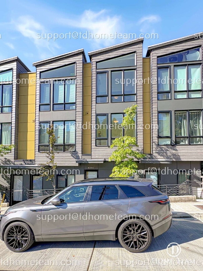 3015 30th Ave W in Seattle, WA - Building Photo - Building Photo