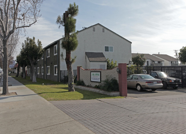 Westminster Park Apartments in Garden Grove, CA - Building Photo - Building Photo