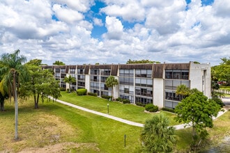 The Greens of Inverrary in Lauderhill, FL - Foto de edificio - Building Photo