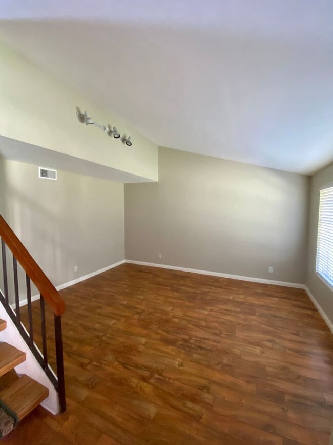 1842 Topaz Ave in Ventura, CA - Building Photo - Building Photo