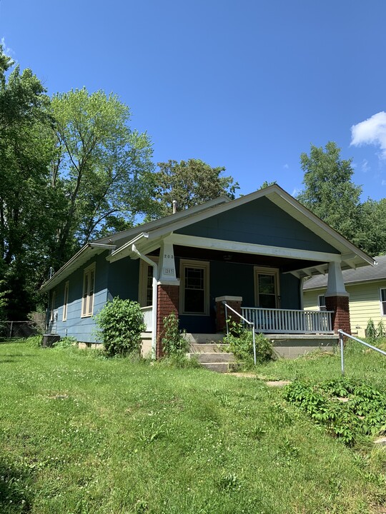 203 E Vermilya Ave in Bloomington, IN - Building Photo