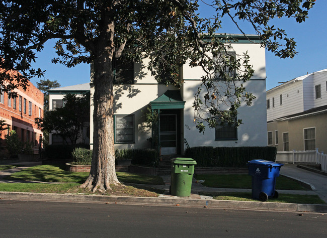 1920 Kenmore Ave in Los Angeles, CA - Building Photo - Building Photo