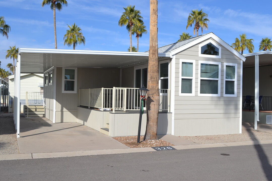 Rincon Country East RV Resort in Tucson, AZ - Foto de edificio