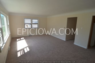 201 24th St NW in Cedar Rapids, IA - Building Photo - Building Photo