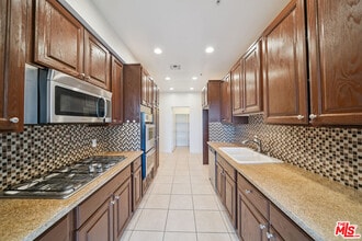 1508 Greenfield Ave in Los Angeles, CA - Building Photo - Building Photo