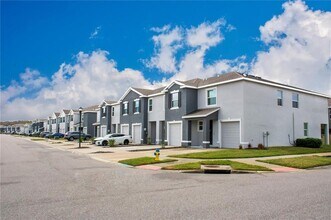 33015 Kaloko Rd in Wesley Chapel, FL - Building Photo - Building Photo