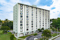 Royal Palm Towers in Ft. Myers, FL - Foto de edificio - Primary Photo