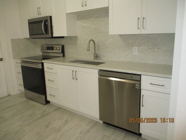 921 Daytona Ave, Unit 111 in Daytona Beach, FL - Building Photo - Building Photo