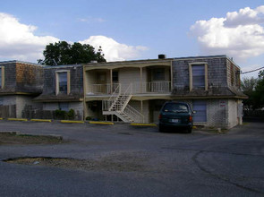 Gardina Courts in San Antonio, TX - Building Photo - Building Photo