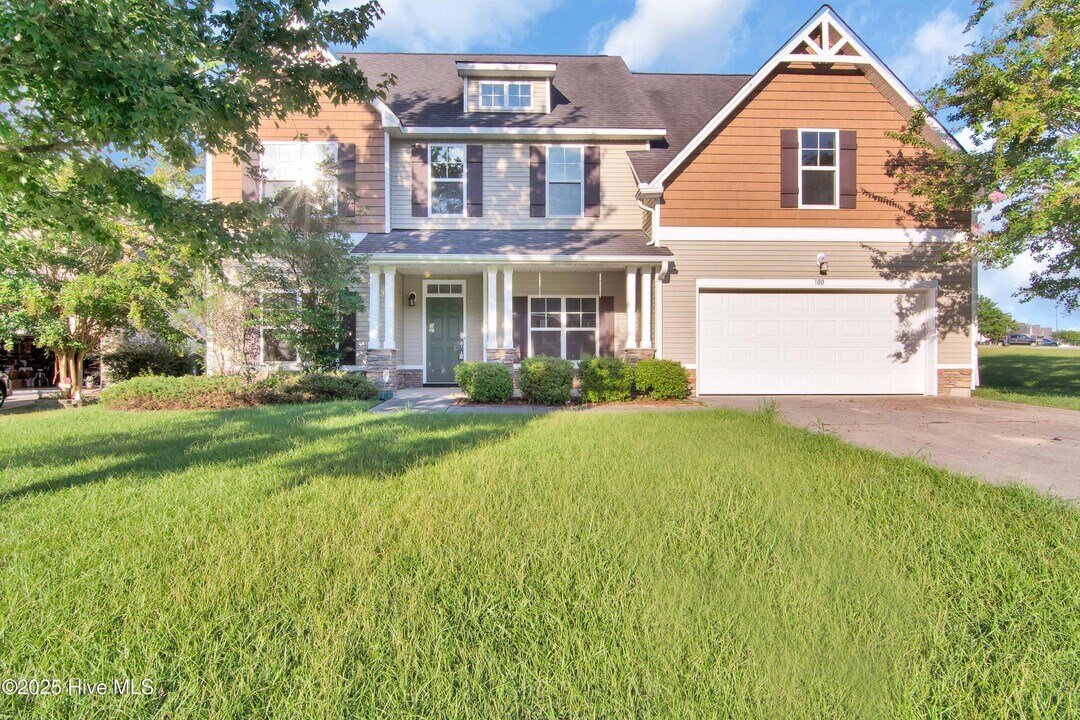 100 Hunterswood Ct in Jacksonville, NC - Foto de edificio