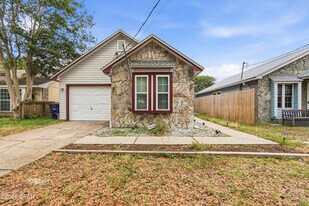 2108 High Ave in Panama City, FL - Building Photo