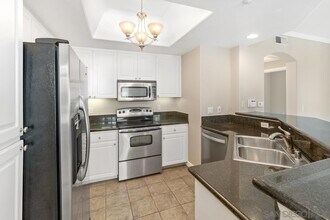 9253 Regents Rd in San Diego, CA - Building Photo - Building Photo