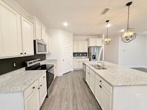 7926 Burnside Lp in Bellview, FL - Building Photo - Building Photo