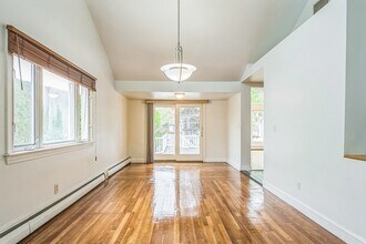 12 Sevland Rd in Newton, MA - Building Photo - Building Photo