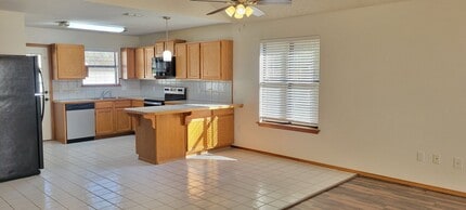 112 Mollie Ct in Clovis, NM - Building Photo - Building Photo