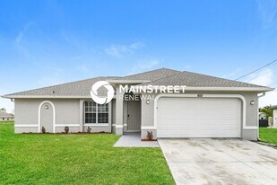 1610 NE 43rd Terrace in Cape Coral, FL - Building Photo