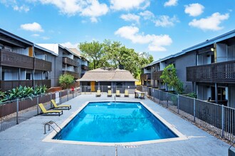 Cascade Apartments in Austin, TX - Foto de edificio - Building Photo
