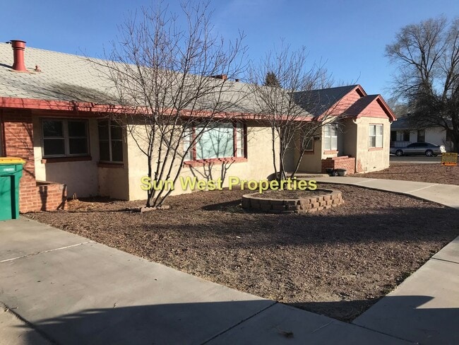 702 N Dustin Ave in Farmington, NM - Building Photo - Building Photo