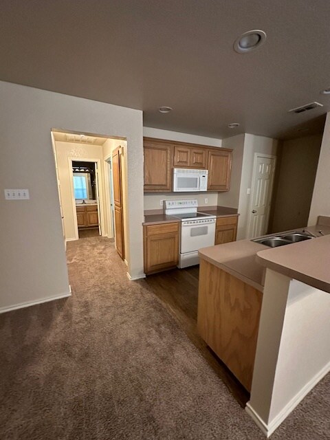 301 W Anderson St in Weatherford, TX - Building Photo