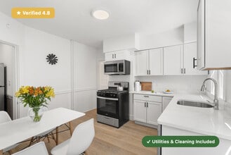 Furnished Bedroom in Jamaica Plain in Boston, MA - Foto de edificio - Building Photo